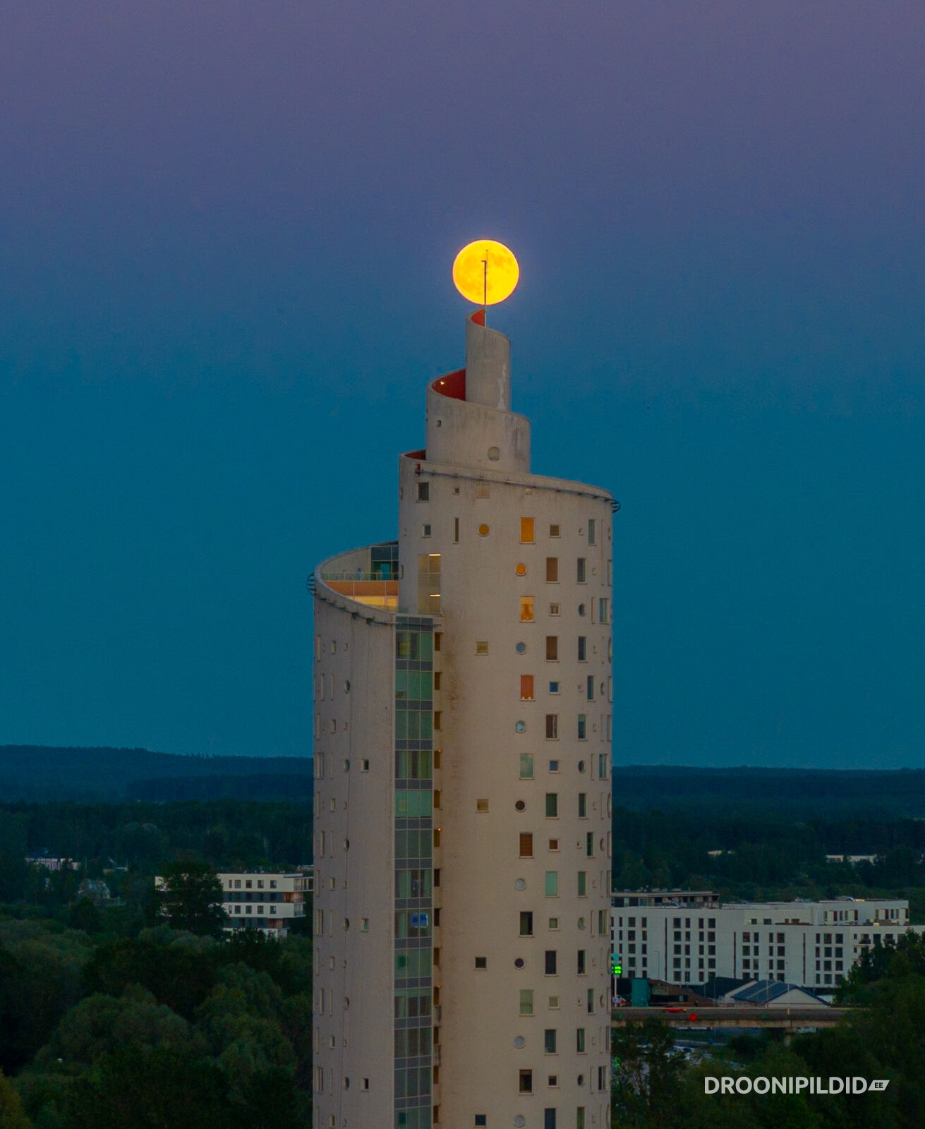 Tigutorn, tigutorn tartu, tartu tigutorn, Tartu, Tartu täiskuu, täiskuu, tartu Kesklinn, droonipildid.ee