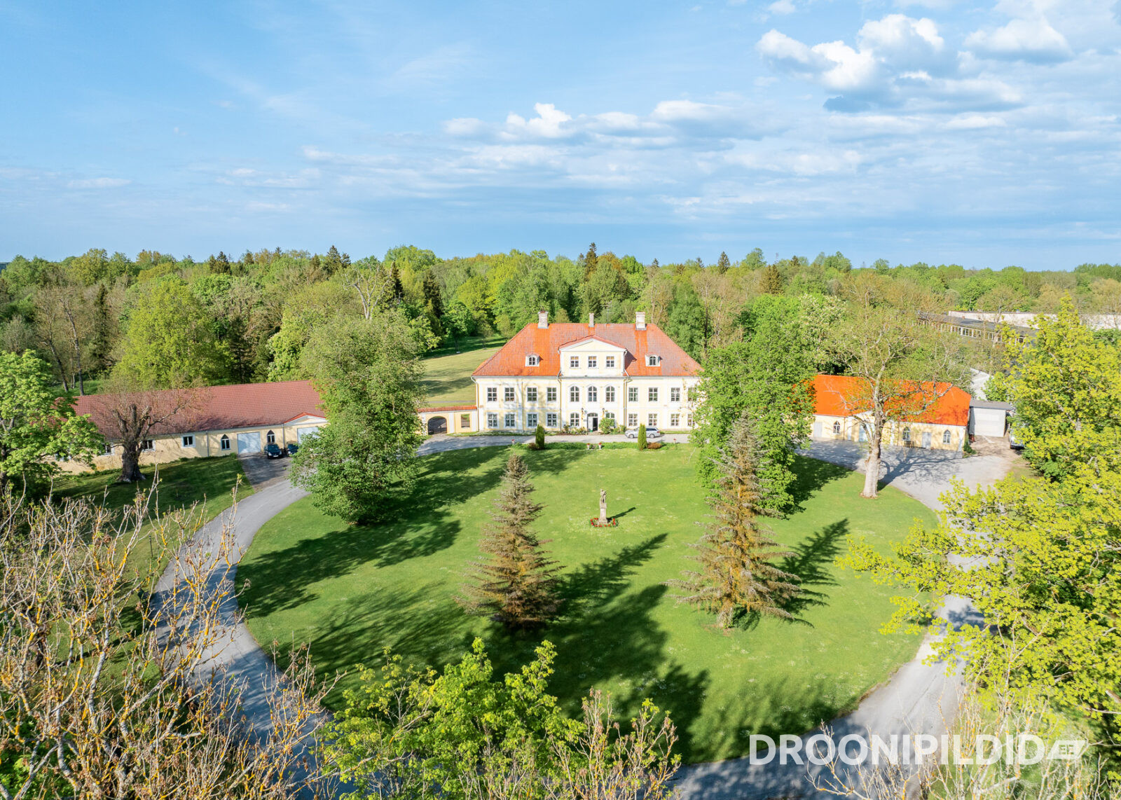 saue mõis, mõisad eestis, eesti mõisad, droonifoto, mõisapark, arhitektuur, barokkarhitektuur, ajalooline mõis, harjumaa, saue linn, heritage, manor in estonia, drone photography, aerial photo estonia