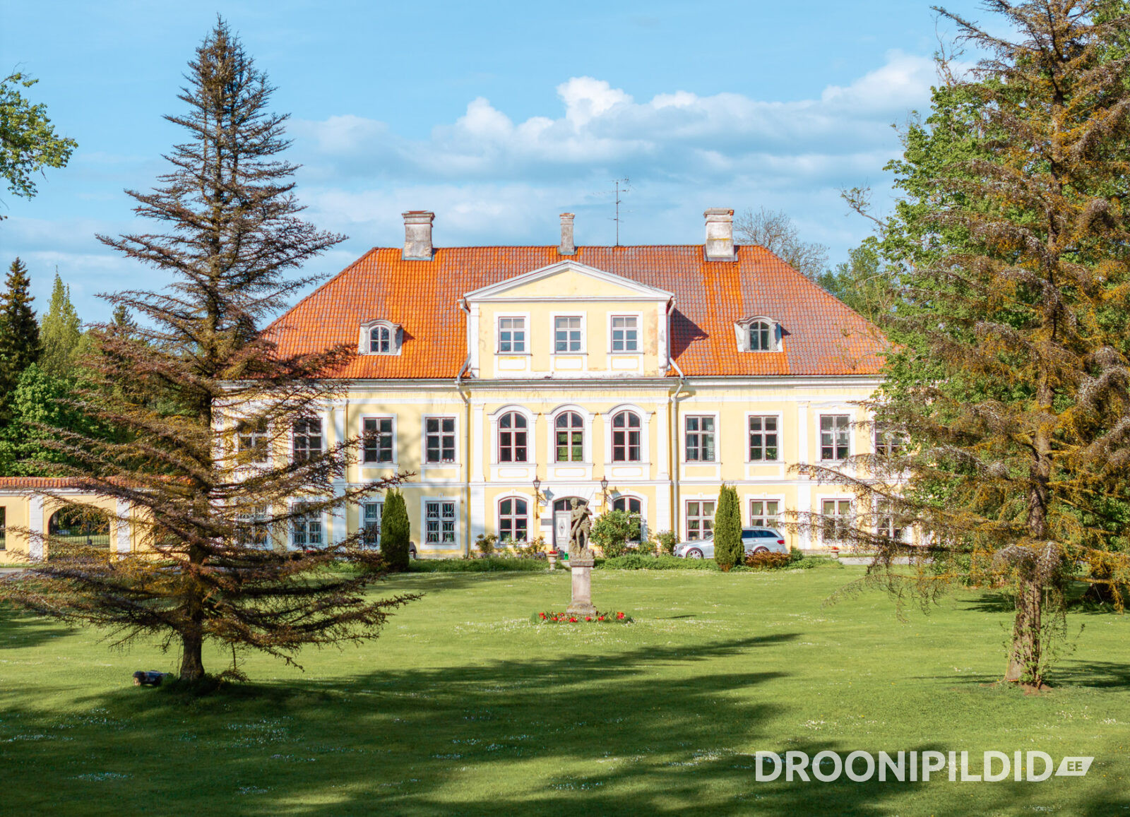 saue mõis, mõisad eestis, eesti mõisad, droonifoto, mõisapark, arhitektuur, barokkarhitektuur, ajalooline mõis, harjumaa, saue linn, heritage, manor in estonia, drone photography, aerial photo estonia