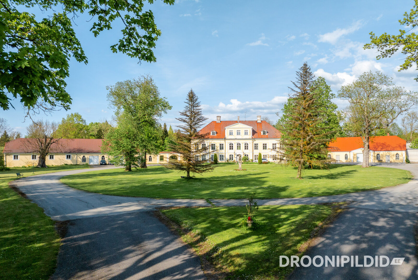 saue mõis, mõisad eestis, eesti mõisad, droonifoto, mõisapark, arhitektuur, barokkarhitektuur, ajalooline mõis, harjumaa, saue linn, heritage, manor in estonia, drone photography, aerial photo estonia