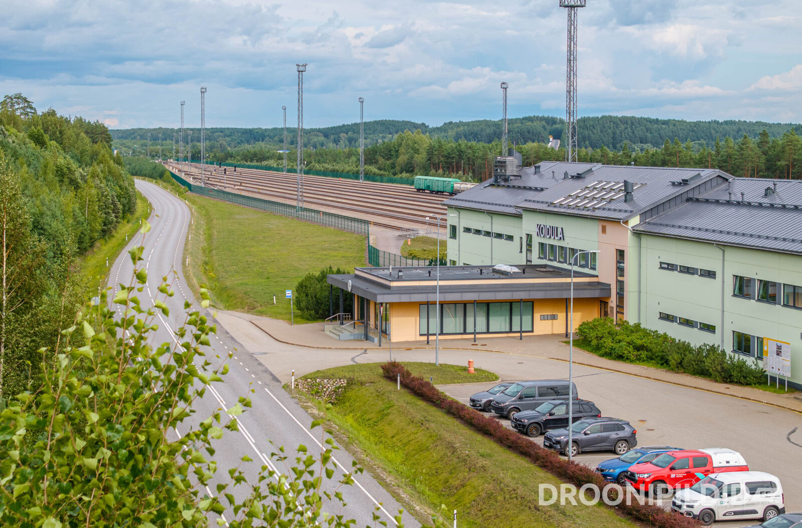 Koidula raudteejaam ning raudteetaristu droonivaates ülevalt