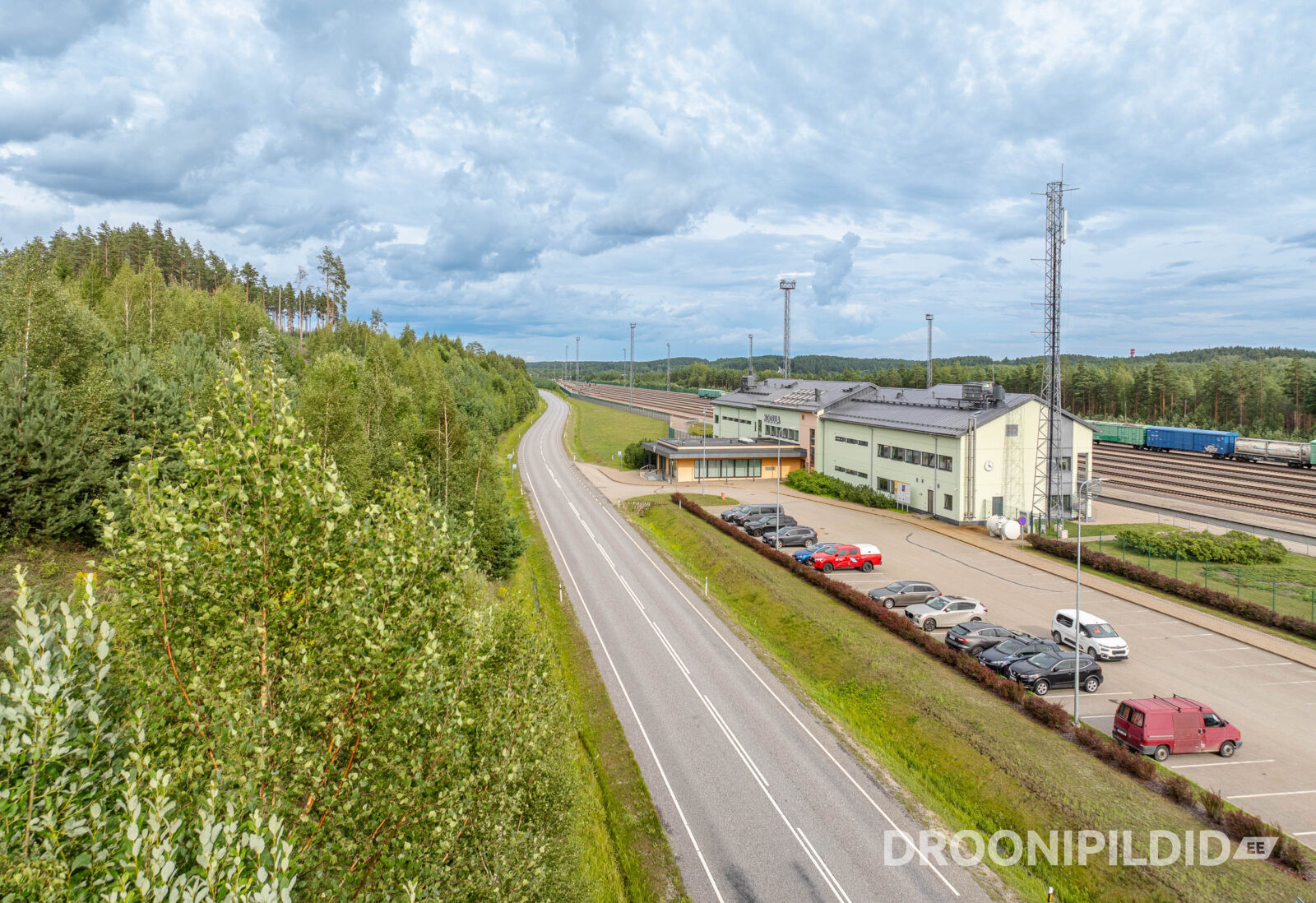 Koidula raudteejaam ning raudteetaristu droonivaates ülevalt