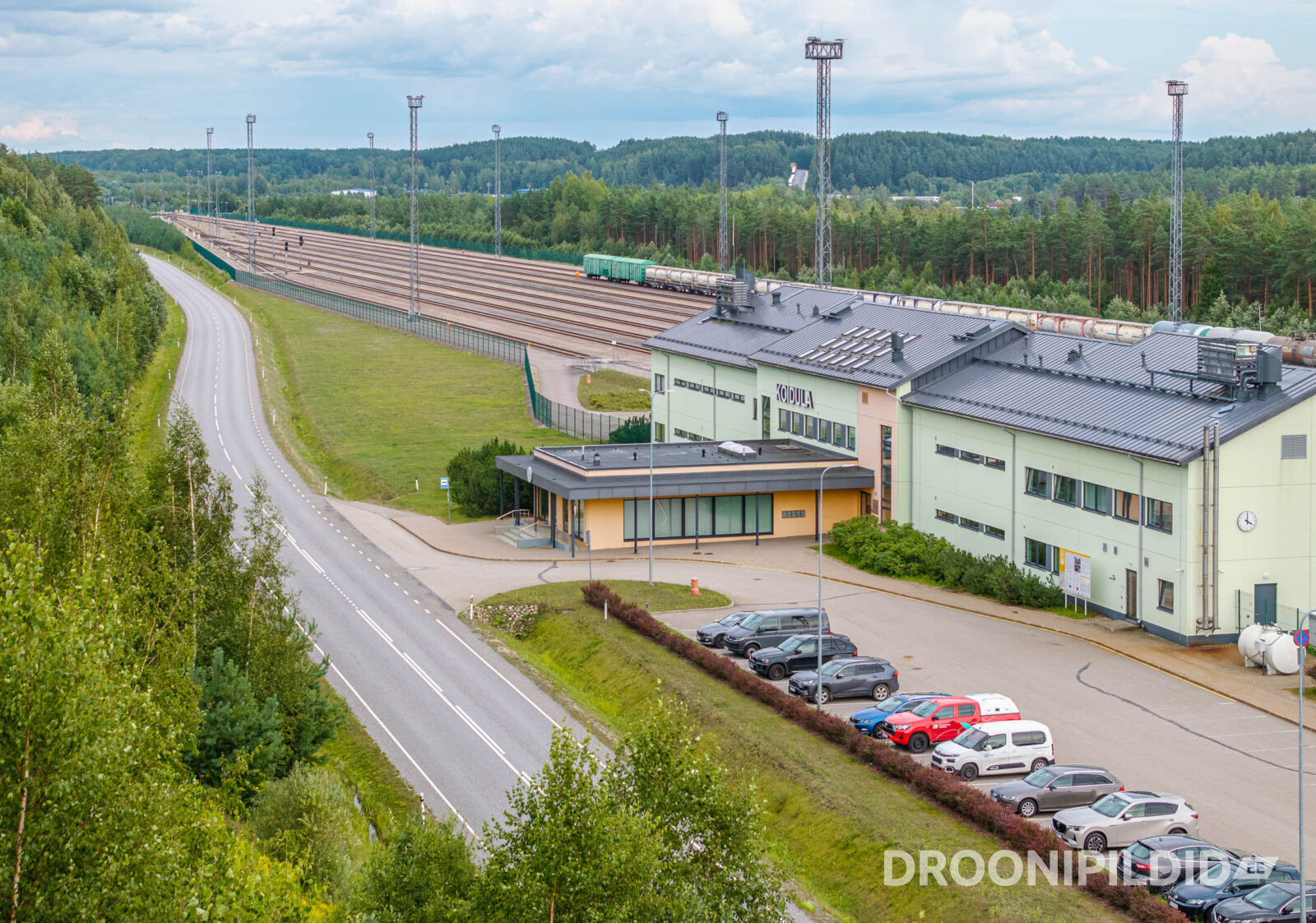 Koidula raudteejaam ning raudteetaristu droonivaates ülevalt