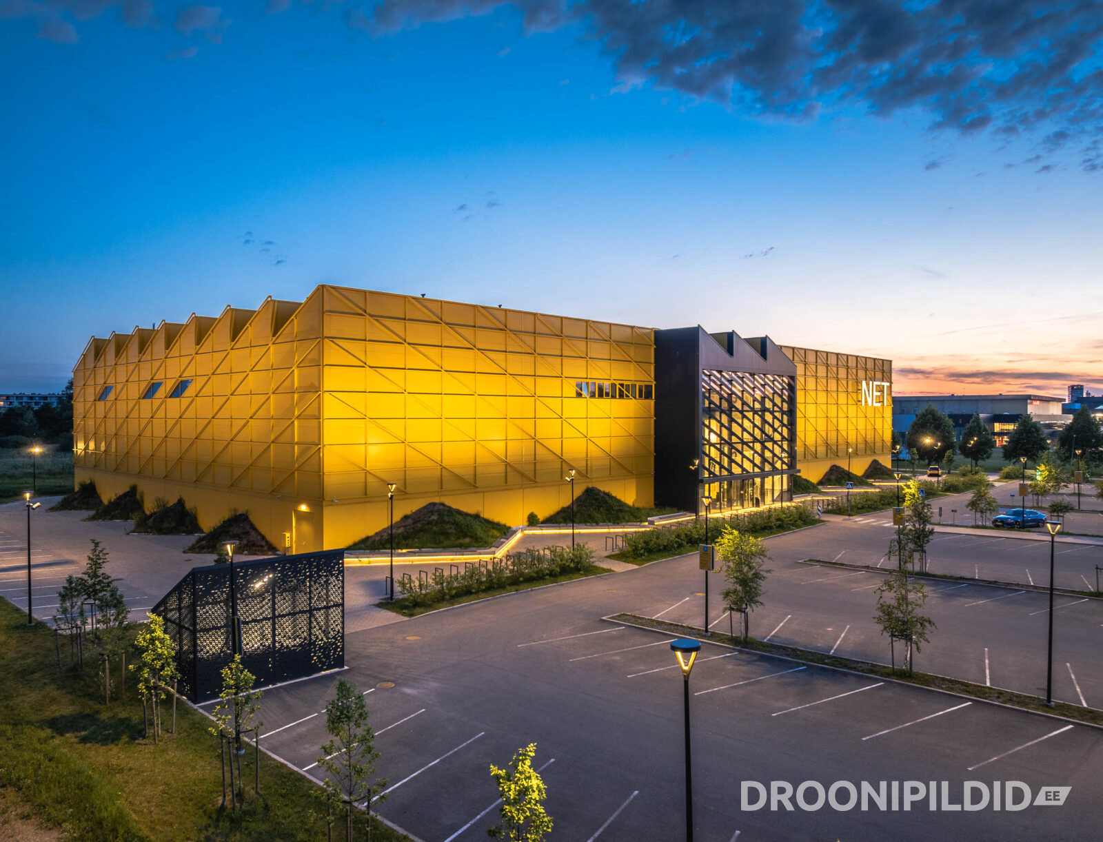 NET Spordihall Tartus õhtusel droonifotol