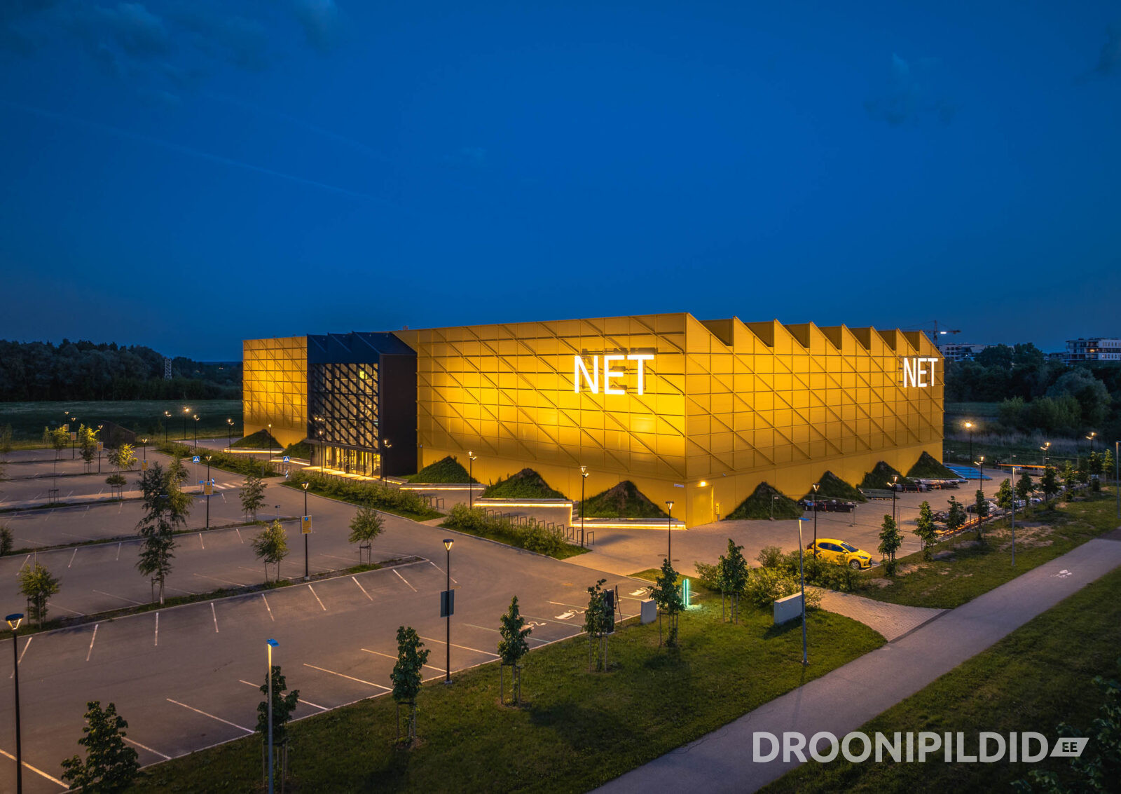 NET Spordihall ja Tartu linnavaade päikeseloojangu ajal