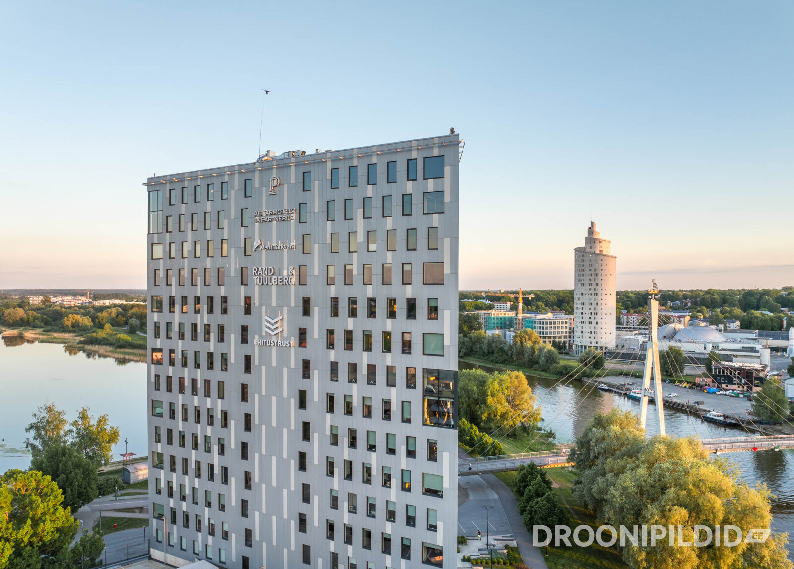 Paju 2 Pipedrive'i büroohoone ja Turusilla detailvaade droonifotol