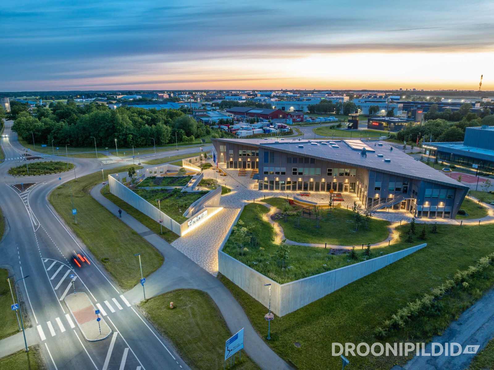 Rae Riigigümnaasiumi koolikompleks droonivaates