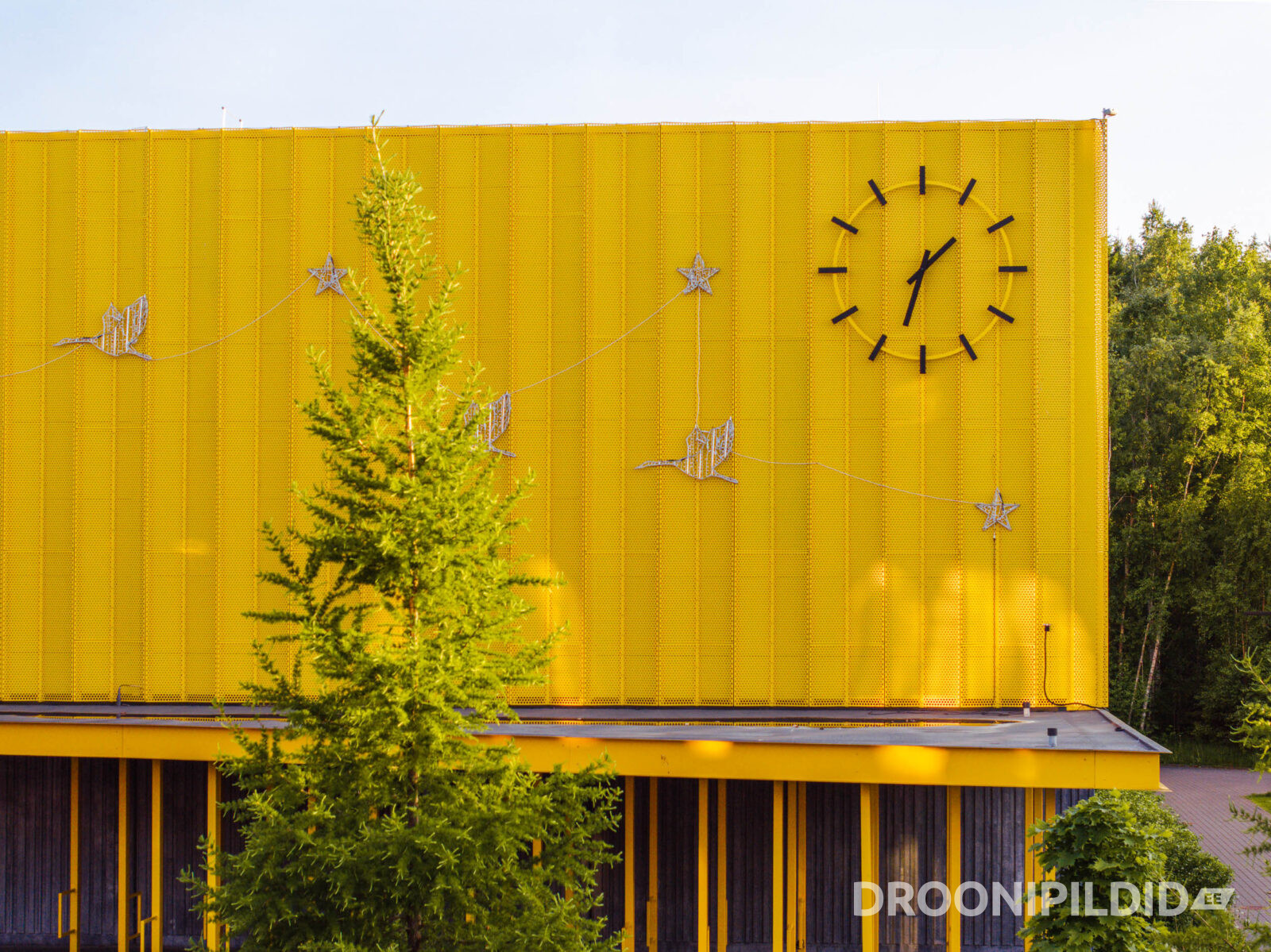 Tabasalu Gümnaasiumi koolikompleks droonifotol Harjumaal