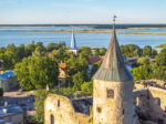 Haapsalu piiskopilinnus ja vanalinn vaatega Haapsalu lahele